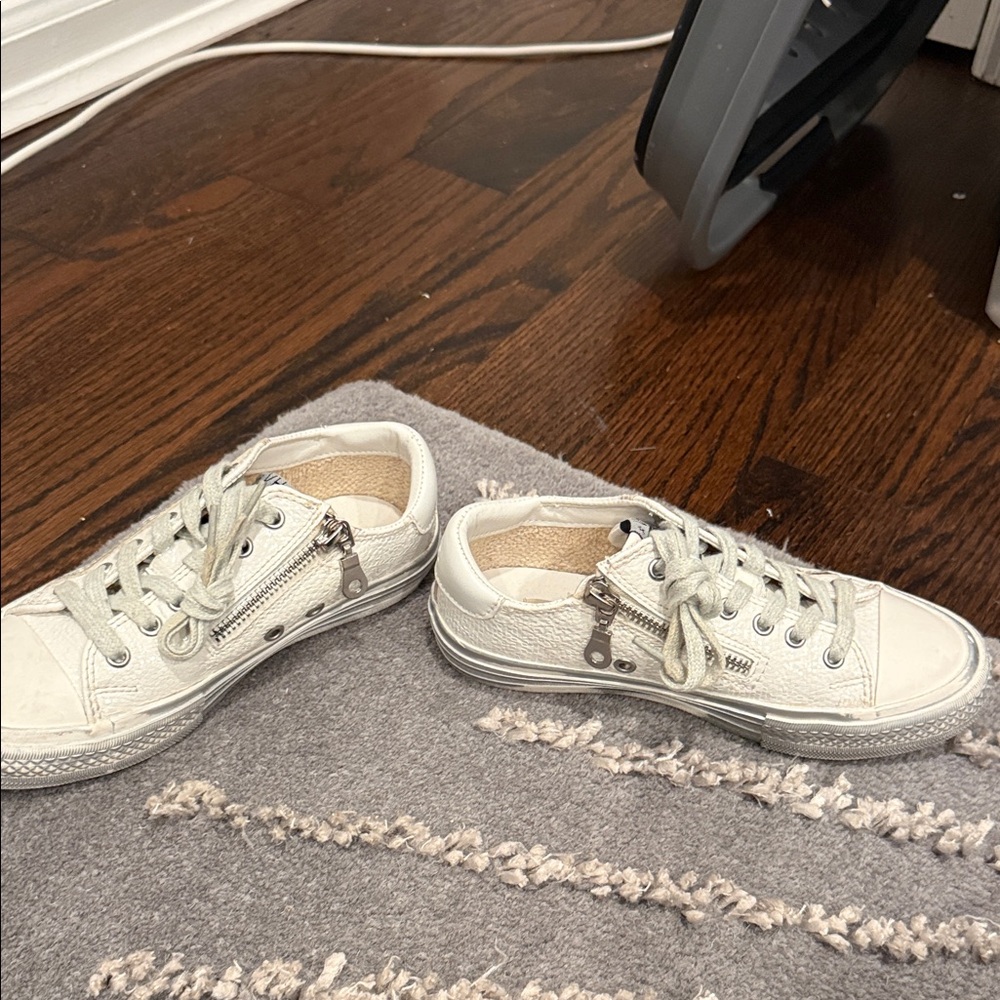 Vintage Havana Kids Cream Sneakers with Silver Details. Worn 3X - Picture 6 of 8